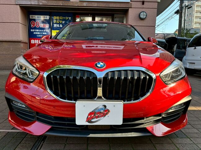 鮮やかな赤色、目立つ傷もなく綺麗な状態です！